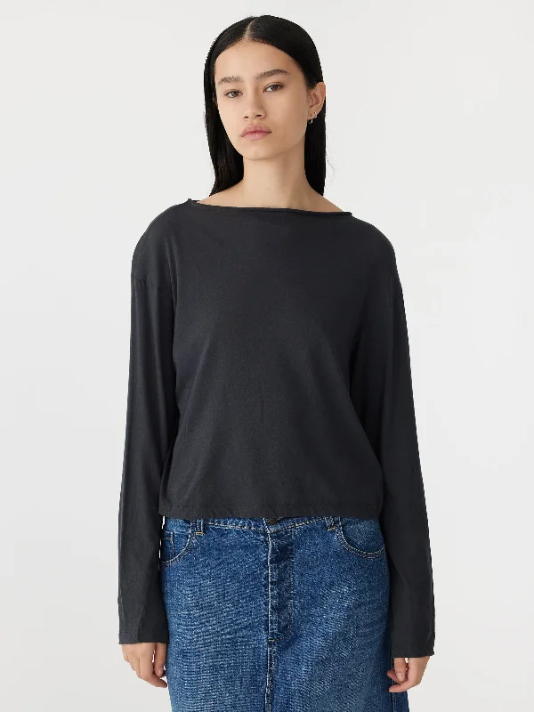 raw neck boxy long sleeve t.shirt